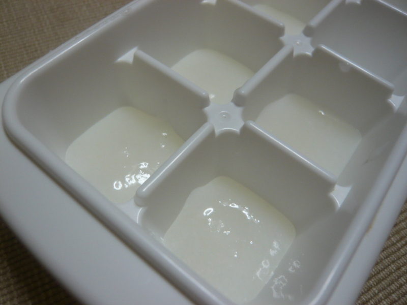 おかゆを製氷皿で冷凍する