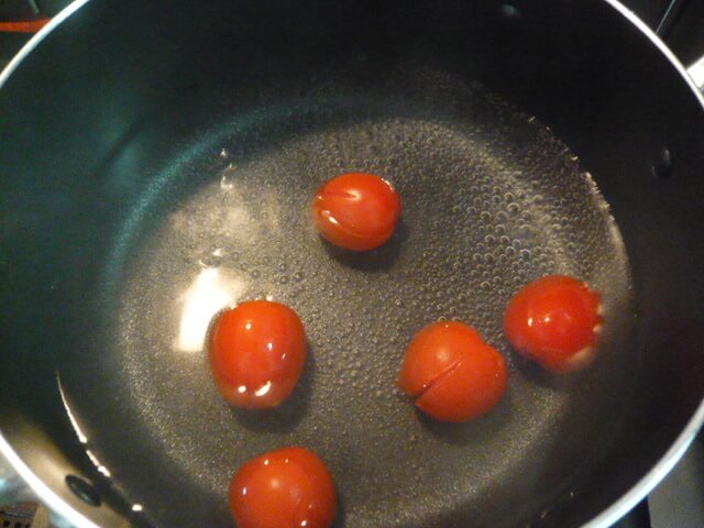 トマト湯むき３